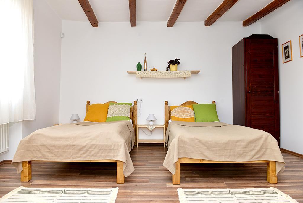 Rigófütty Vendégház Tiszaalpar Extérieur photo