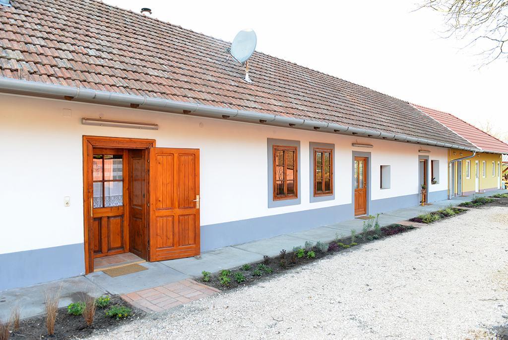 Rigófütty Vendégház Tiszaalpar Extérieur photo