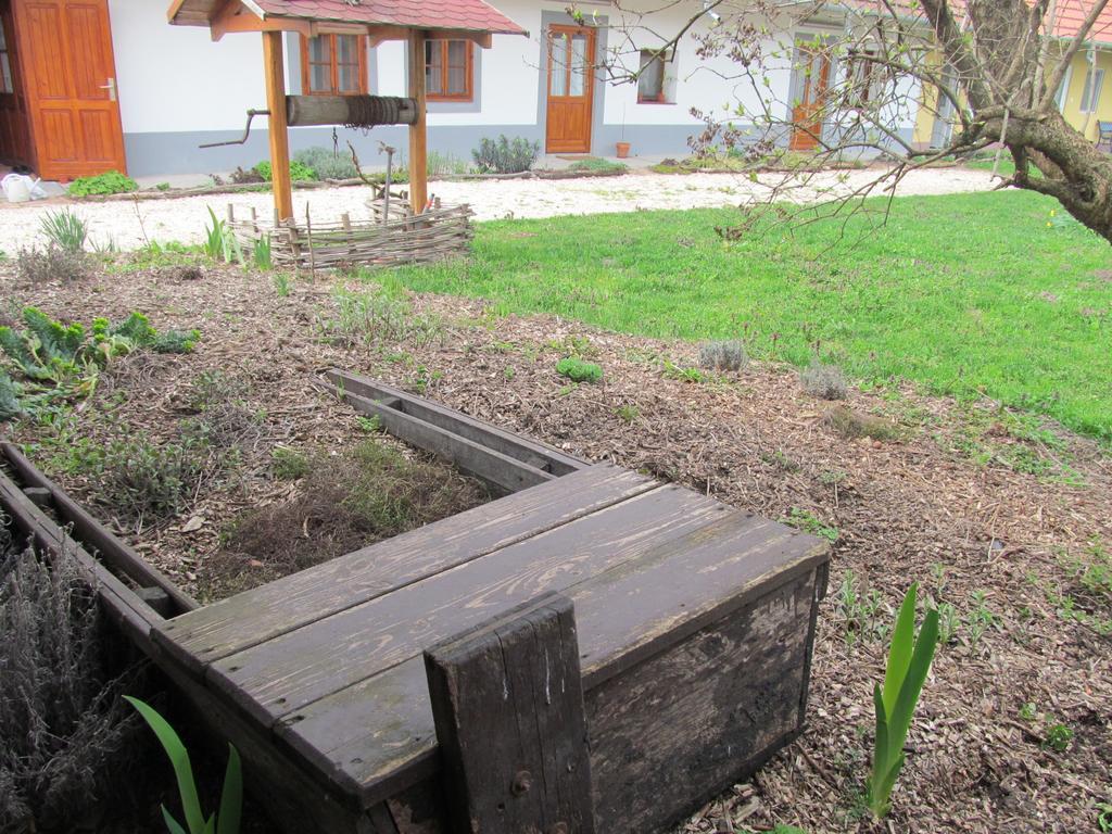 Rigófütty Vendégház Tiszaalpar Extérieur photo