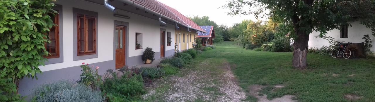 Rigófütty Vendégház Tiszaalpar Extérieur photo